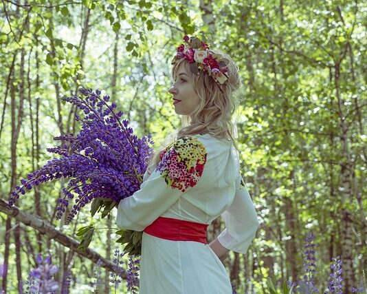 Ile procent Rosjan mieszka na Łotwie?