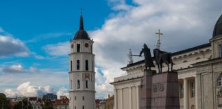 Ile się jedzie z Polski do Wilna?