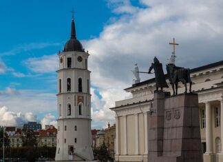 Ile się jedzie z Polski do Wilna?